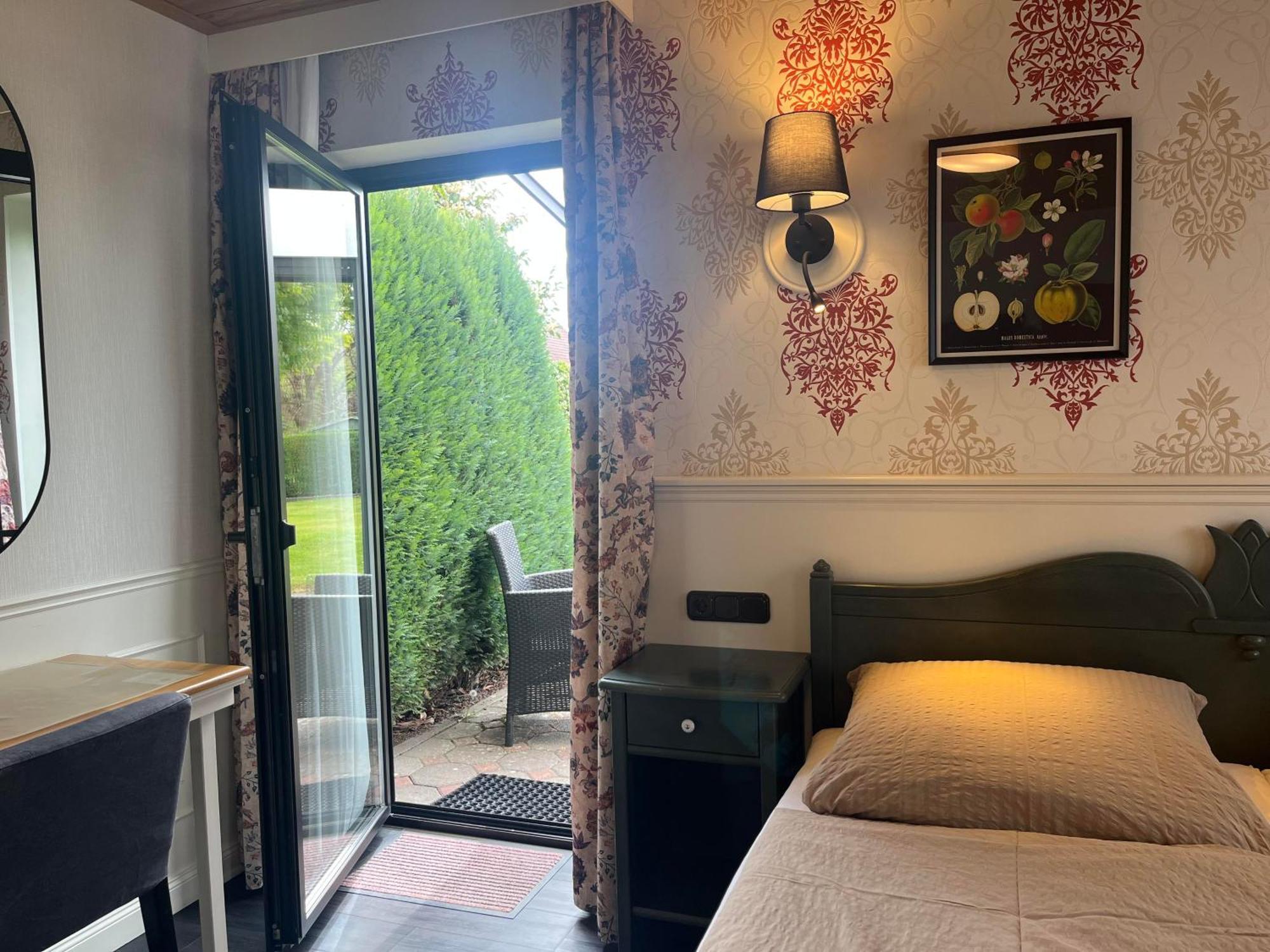 Pension Zum Golfstuebchen Echternacherbruck Extérieur photo