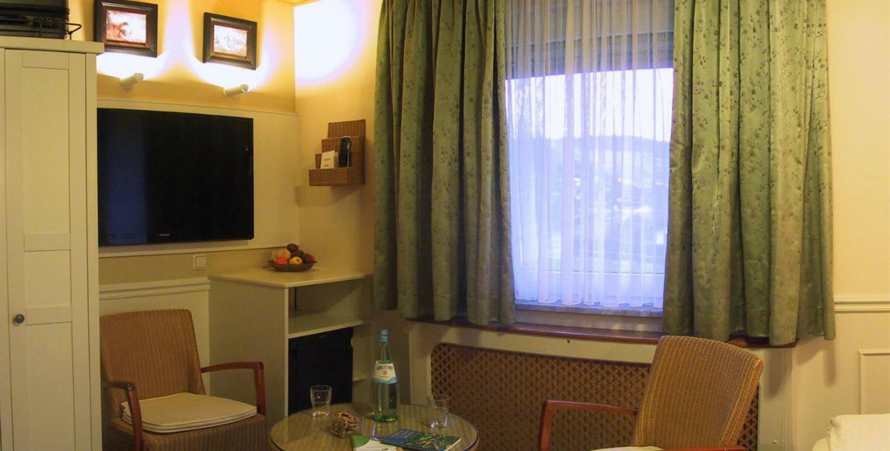 Pension Zum Golfstuebchen Echternacherbruck Extérieur photo
